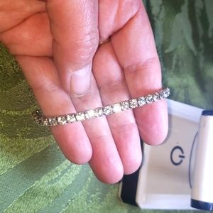 Stretchy cubic zirconia and metal bracelet